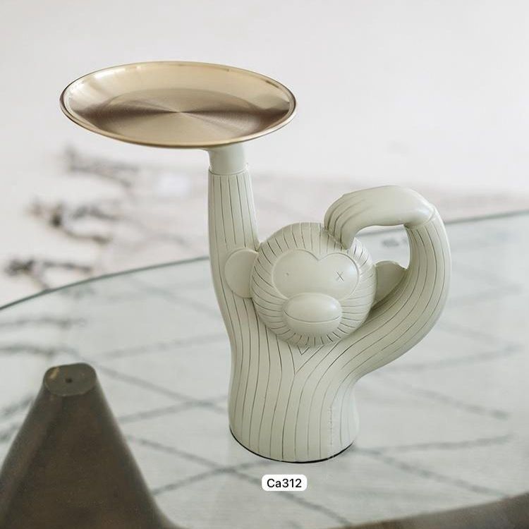 Articulo decorativo mono resina blanco bandeja dorada 28,5cm* 14cm* 30cm